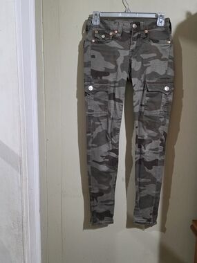 True Religion Women's Camo Skinny Cargo Jeans - Olive Green Size 25